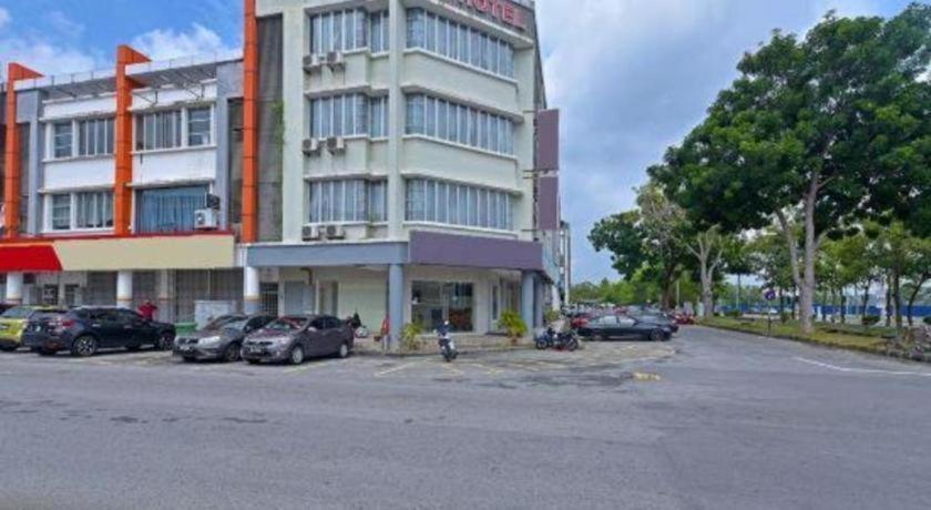 Hotel Oyo 90669 My Vistana 2*
